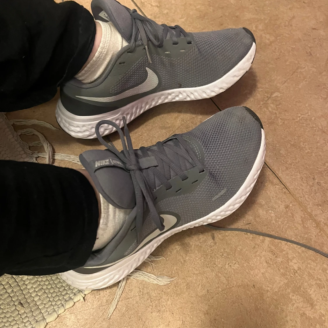 Nike revolution  - 90