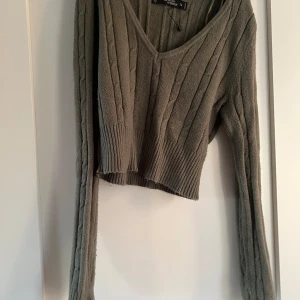 Grön stickad topp - Grön croptop, knappt använd, från New Yorker, stretch
