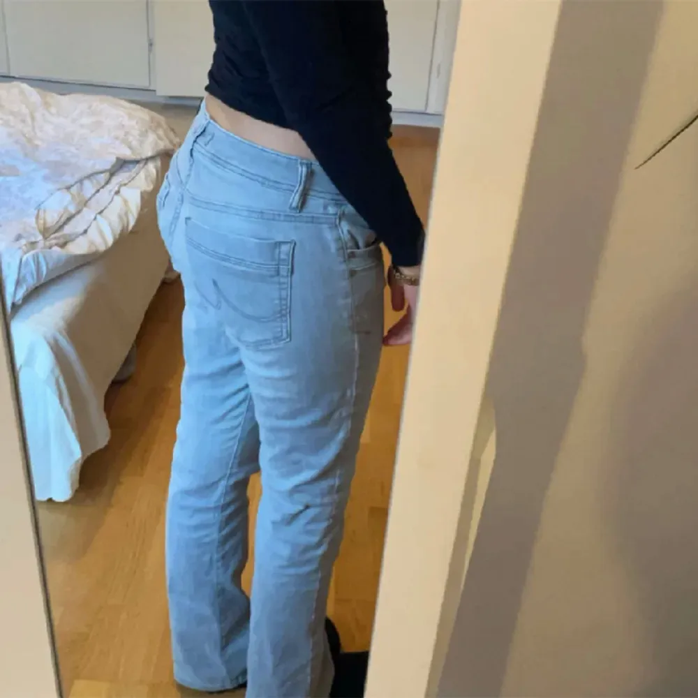 Jätte fina valerie jeans ! . Jeans & Byxor.