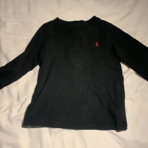 Ralph lauren t shirts - Säljer dessa 4 stycken Ralph lauren tröjor som är för små. Skick 10/10 på alla