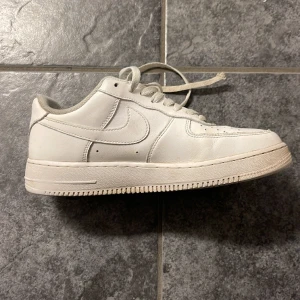 Säljer nu mina air force 1 skick 5/10 - Helt ok skick