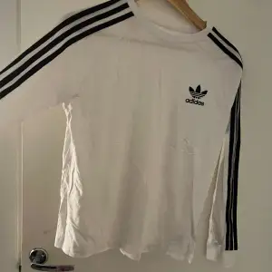 Vit långarmad adidas tröja ny skick alldrig använt