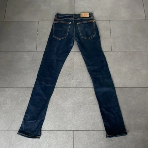 Nudie jeans - Nudie Jeans i nyskick. Aldrig använd. Nypris ca 1599:- Vid frågor är det bara att DMa ;)