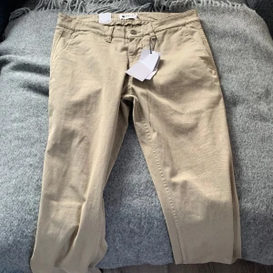 NN07 chinos  - NN07 Nypris :1199kr  Dom va för stora har inget kvitto
