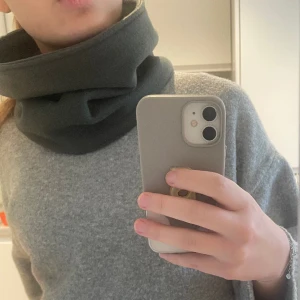 Mörk grön buff - En jättemysig mörkgrön buff