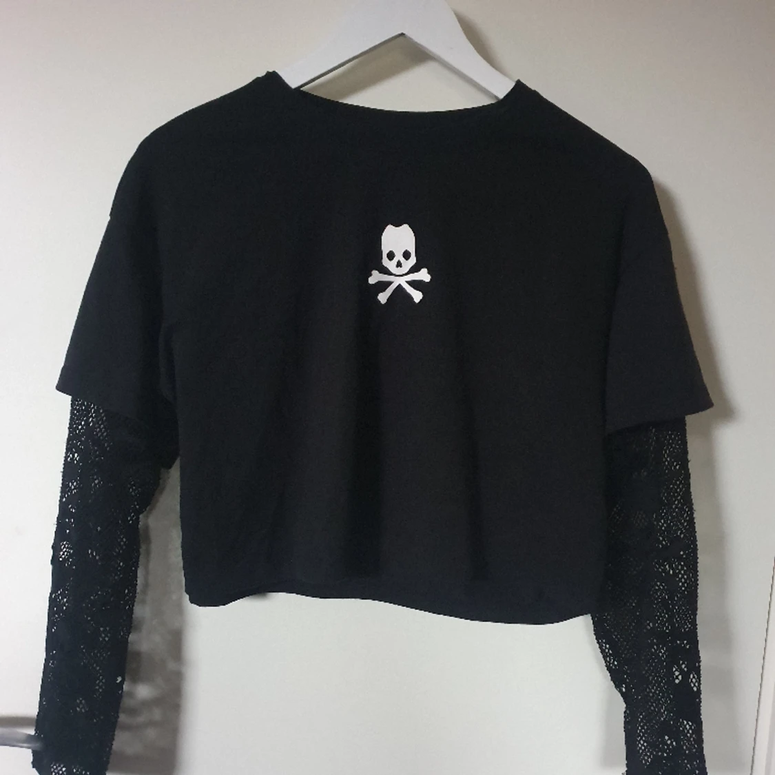 Croppad skelettröja