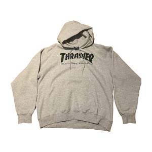 fet thrasher hoodie köpte i oktober på junkyard skateshop i gbg för ny pris. Skriv för fler bilder