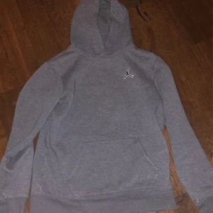 Jordan hoodie - Jordan hoodie till salu! Cond: 8,5/10. Väldigt bekväm och bra kvalitet. 