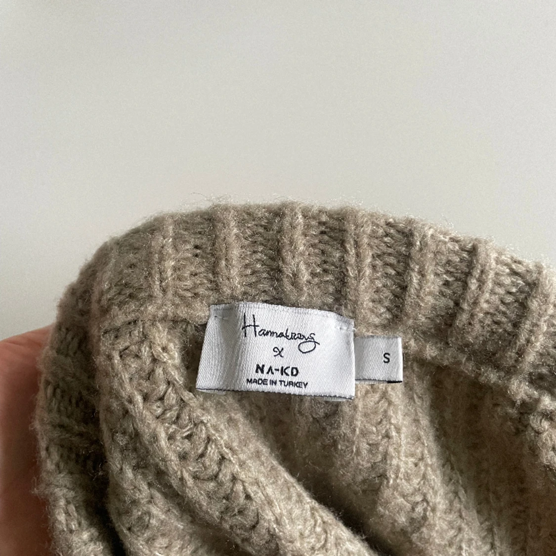 Stickad Off Shoulder Tröja - 90