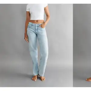 Jeans från Gina tricot i storlek 34. Nypris ca 500kr.