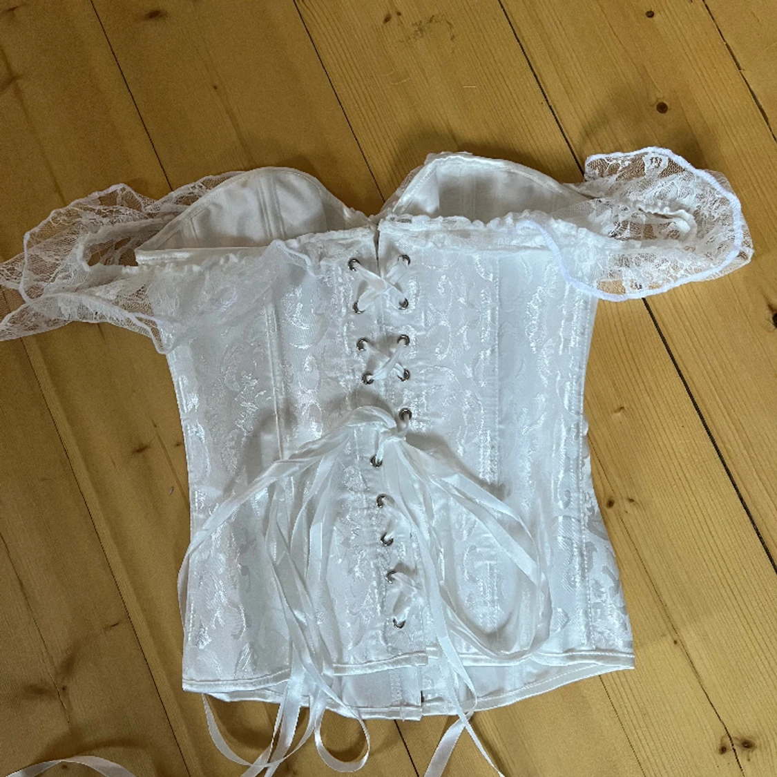 Vit korsett - 91