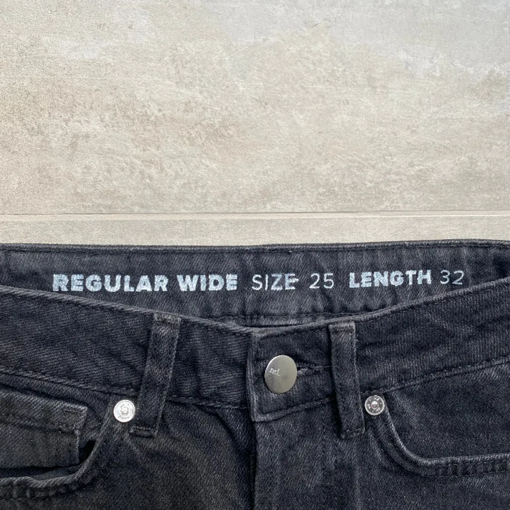 Jättesnygga svarta jeans! Pris kan diskuteras💕. Jeans & Byxor.