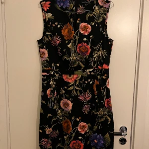Cool klänning  - Super fin klänning! Använd en gång. 