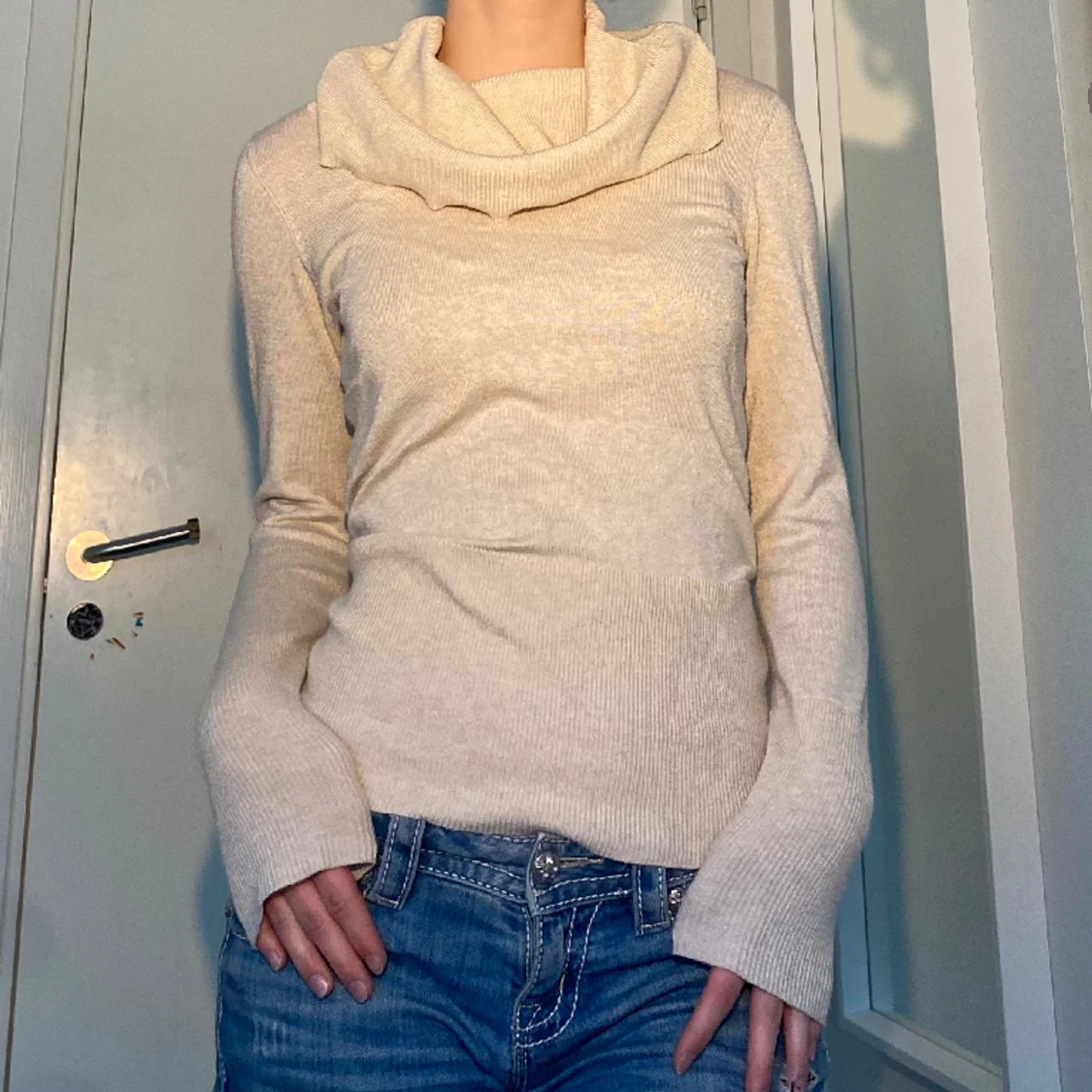 Stickad off-shoulder  - 90