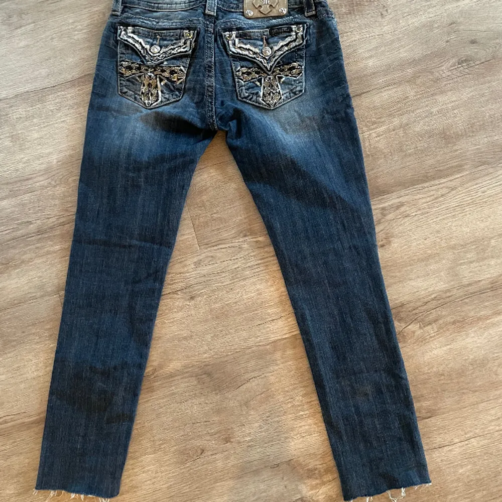 Miss me w28 köptes här på Plick för i januari , jeansen var för stora till min dotter. . Jeans & Byxor.