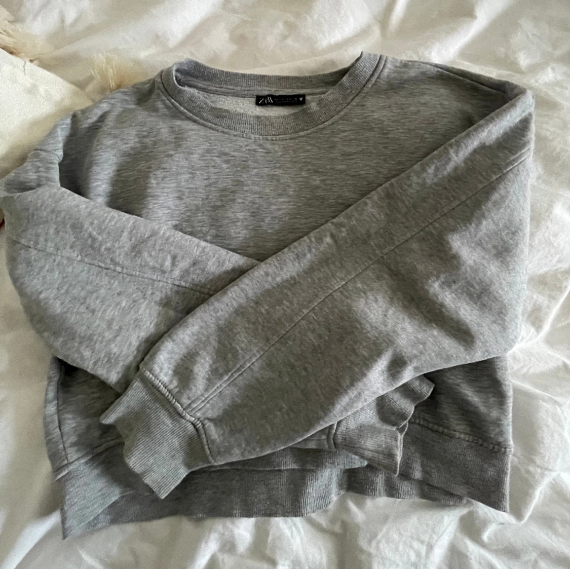 Grå croppad tröja - 91