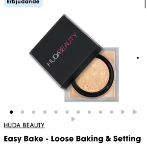huda beauty puder  - huda beauty puder i färgen banana!❤️inte så använd  nypris 500