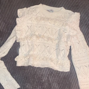 Jätte fin tröja från Zara - Den är helt nytt aldrig använt. Storlek M men passar S också