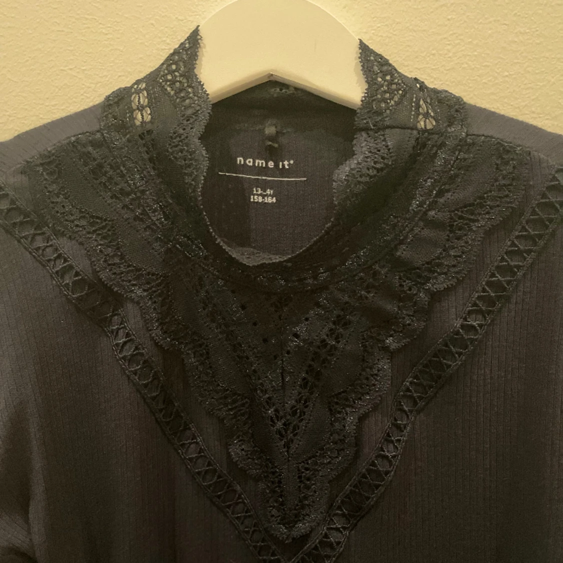 Tröja med spets - 90