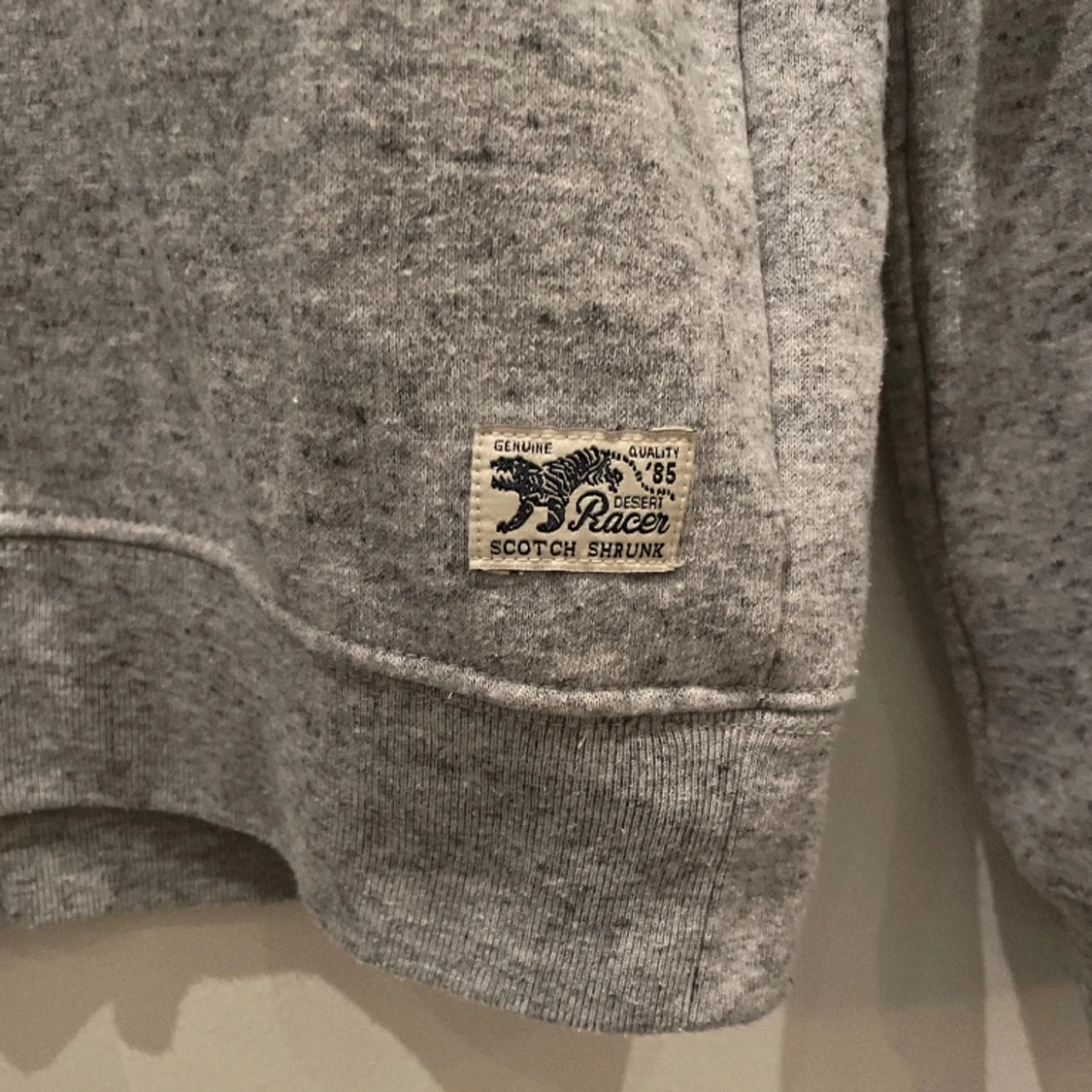 Grå tröja 🩶 - 91