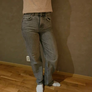 Grå jeans  - Grå jeans från Gina, använda få gånger, fint skick🤍 
