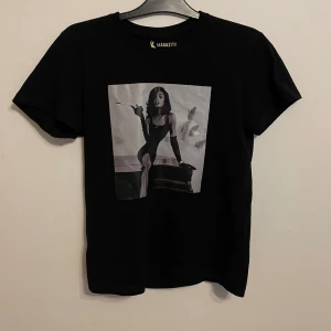 Tröja - Säljer nu dessa riktigt snygga T-shirt i 100% bomull, finns med 3 olika bilder på och jag säljer de för 249kr/st och paketpris för alla är 600kr! Alla tröjorna är självklar helt nya inplastade!