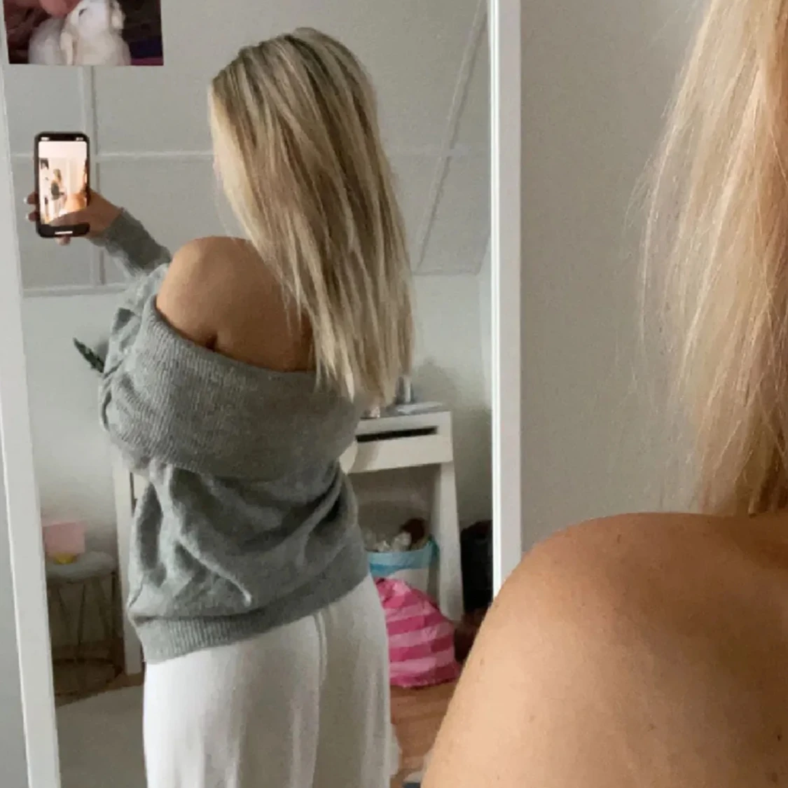 Off-shoulders tjocktröja  - 90