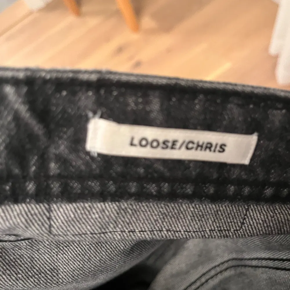 Snygga svarta jeans, loose chris ej använda så mycket skick 9/10. Jeans & Byxor.