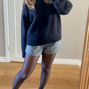 shorts  - säljer mina söta zara shorts som är perfekta nu inför sommaren! säljer pga att de inte kommer till användning, inga defekter. köp direkt ❤️‍🔥