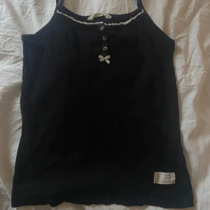 Svart Oddmolly linne - Gulligt linne i fint skick