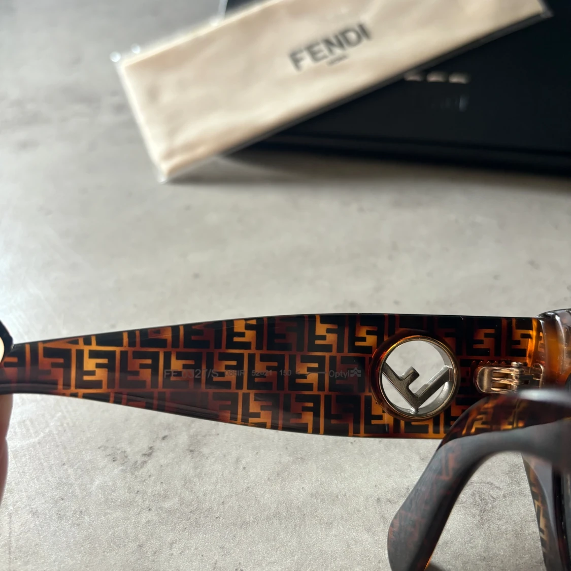 Fendi solglasögon - 91