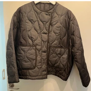 Quiltad jacka - Strl xs men passar även s, nyskick!💕