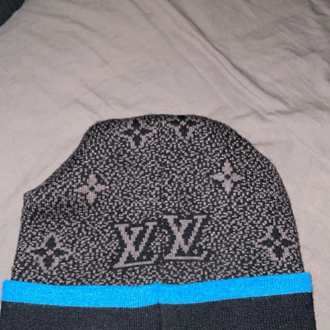 Luis Vuitton mössa blå  - 90