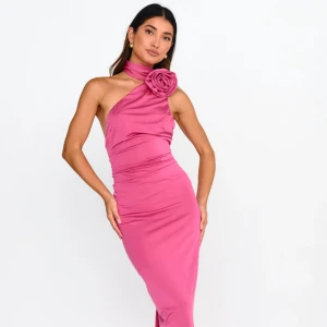 Maxi dress/ sommarklänning  - Säljer min helt nya sommarkläning som kommer från Selfie Leslie pågrund av att det inte passa. Ordinarie pris med frakt var 1200kr 