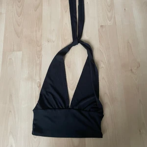 Knyt topp  - Knyt topp från shein  Köpt för några år sedan  Använd få tal gånger  Storlek S