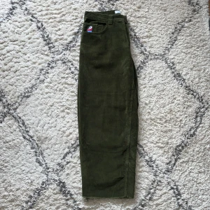 Big boy chords Green🌲👖💯 - As feta big boy chords i skogsgrönt. Klippta men annars är dem i nyskick✂️👖.