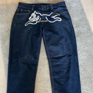 BBC Jeans - Nästan helt oanvänt skick. Köpta från Size? för 1400 kr. Pris kan diskuteras.