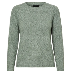 Stickad tröja - En jätteskön grön stickad tröja från Vero Moda 🌟Knappt anvönd och säljer för 50kr nypris = 249 🙌 