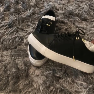 Agnes Cecilia sneakers - Jättefina sneakers i nyskick, har inga defekter och har sällan använts.  Kontakta gärna mig om ni har några funderingar, frågor eller vill ha mer bilder för att bekräfta. Priset kan också diskuteras!🫶🏾
