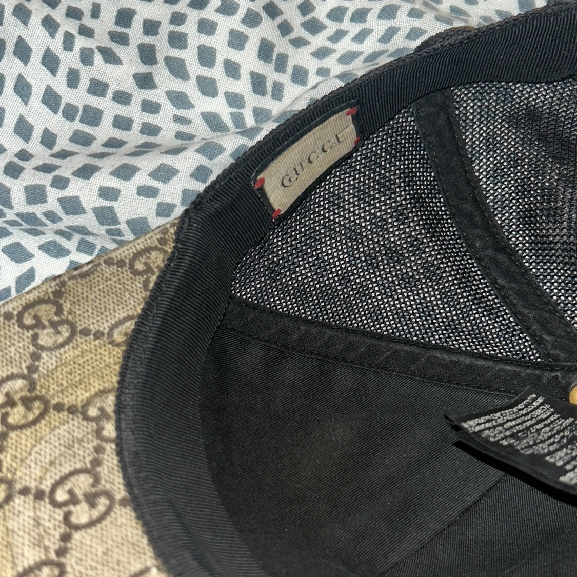 Gucci  - 90