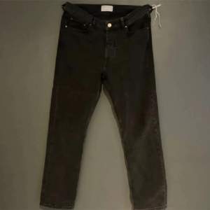 Säljer ett par jeans från Asos i storlek W30 L30. Väldigt bra skick och endast använda vid få tillfällen