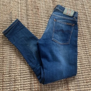 Nudie Jeans - Ett par tvärsnygga nudiejeans som är använda fåtal gånger pga blivit för små! 9/10. Inga defekter.