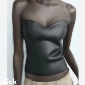 Zara topp - Helt ny zara topp med prislapp kan även byta mot M