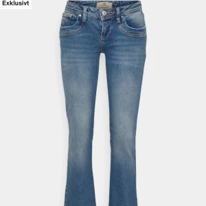 Ltb jeans! - Säljer dessa helt oanvända Ltb jeans med lappen kvar och allt! Köpte för cirka 800kr på Zalando för ett tag sen och de har aldirg kommit till användning. Helst slutsålda🙌🏼💕. Långa för mig som är 170!