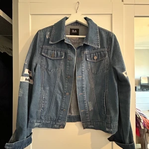 Jeansjacka - Väldigt sparsamt använd. 