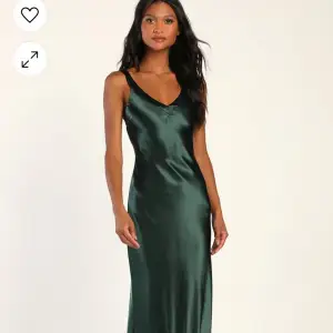 Jättefin mörkgrön balklänning från lulus (USA) men säljer då den tyvärr var för stor. Dessutom slutsåld! 