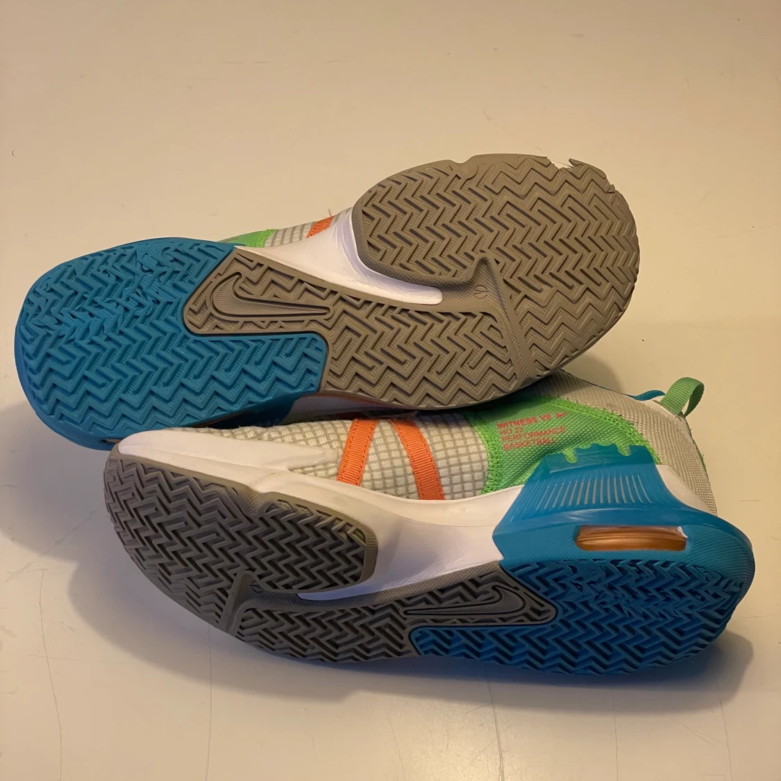 Lebron Witness 7 - 90