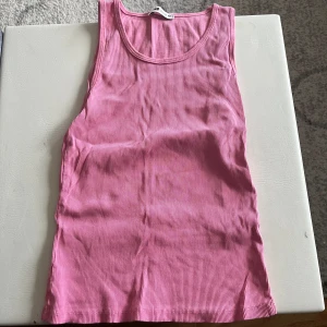 Sommar linne  - Ett väldigt fint sommar linne i rosa färg. 