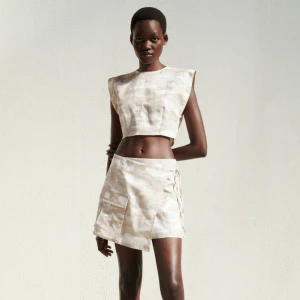 Kamouflage topp zara - Kamouflage topp från Zara med lappar kvar