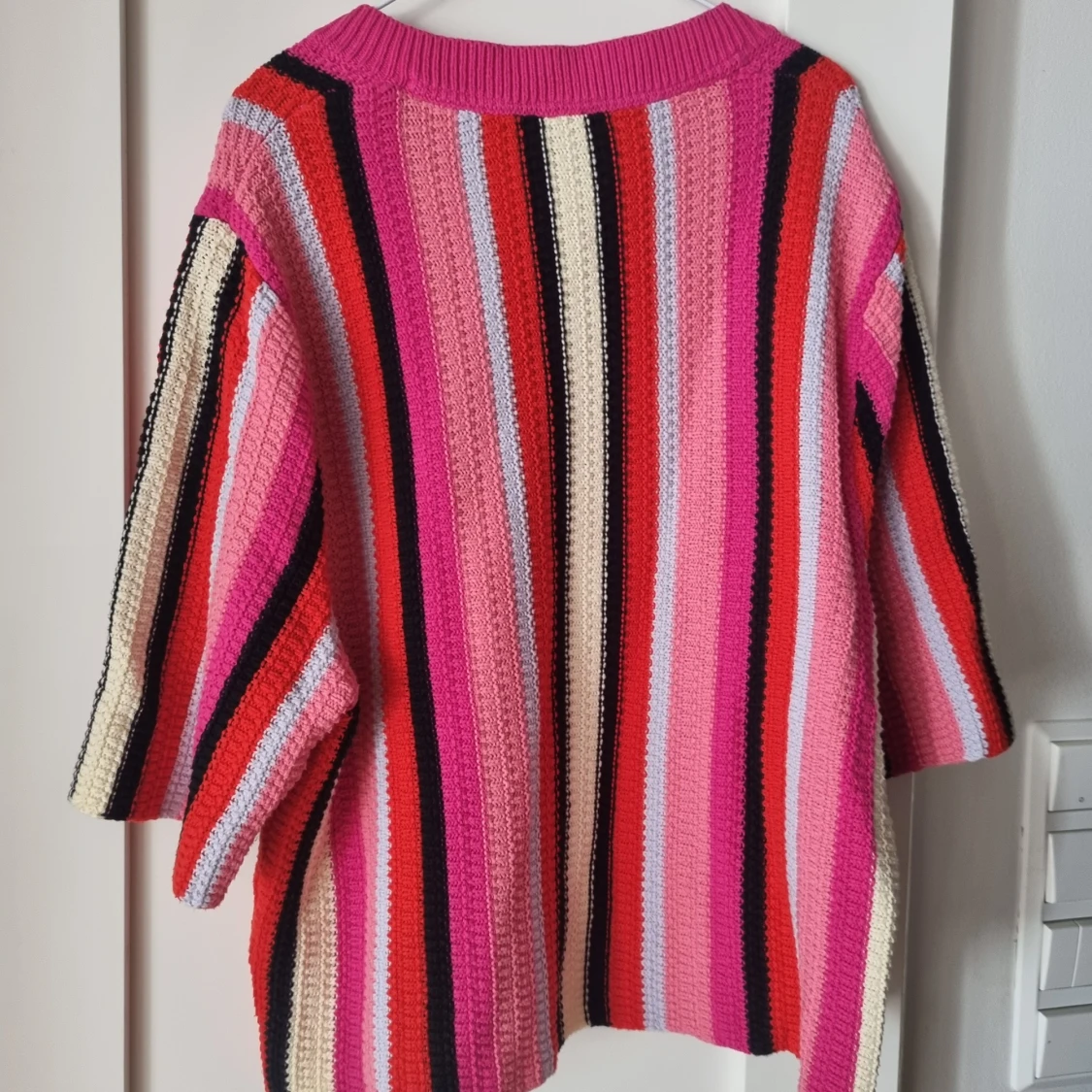 Färgglad top stl M!  Fint skick. - 90